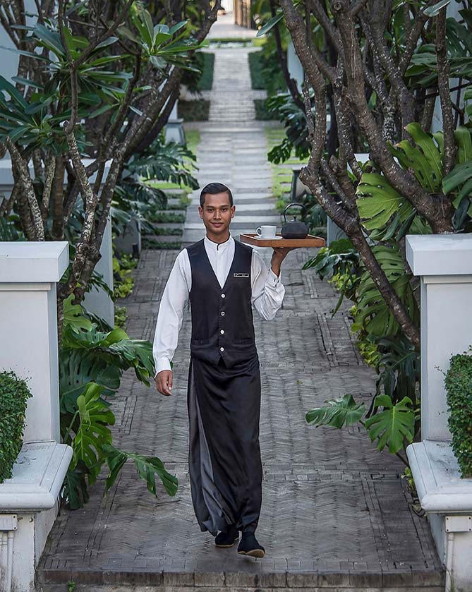 The Siam Butler in the Garden